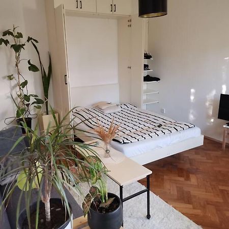 Cozy Studio In The City Centre Near Train Station Bratislava Esterno foto