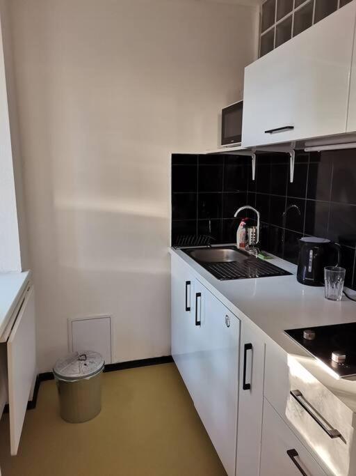 Cozy Studio In The City Centre Near Train Station Bratislava Esterno foto