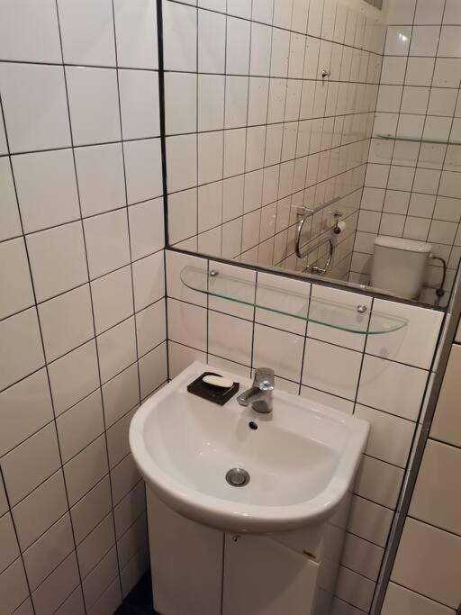 Cozy Studio In The City Centre Near Train Station Bratislava Esterno foto